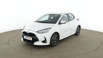 Gebraucht Toyota Yaris Team 125 PS (91 kW) 2023 Weiß Kleinwagen