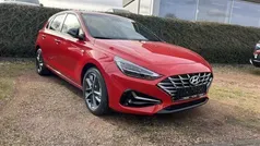 Engine red Gebraucht 2024 Hyundai i30 Advantage Limousine | 24.750 € (Fairer Preis)