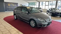 Grau Gebraucht 2015 Mercedes B180 Van / Kleinbus | 9.500 € (Fairer Preis)