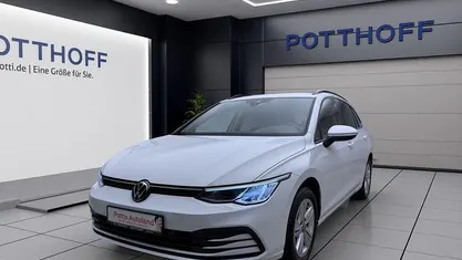 Gebraucht VW Golf VIII Life 116 PS (85 kW) 2023 Weiss Kombi