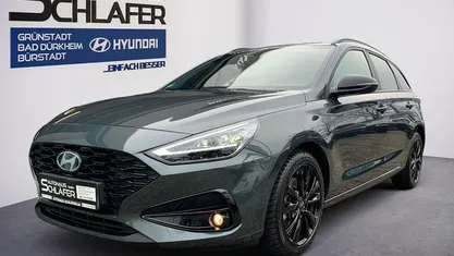 Cypress green / mic Gebraucht 2024 Hyundai i30 Advantage Kombi | 22.480 € (Fairer Preis)