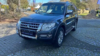 Gebraucht Mitsubishi Pajero Top 200 PS (147 kW) 2015 Dark grey SUV