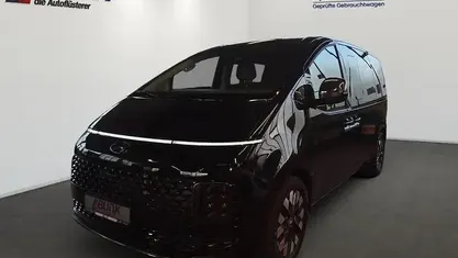 Second-hand Hyundai Staria Signature 177 CP (130 kW) 2024 Albastru Monovolum