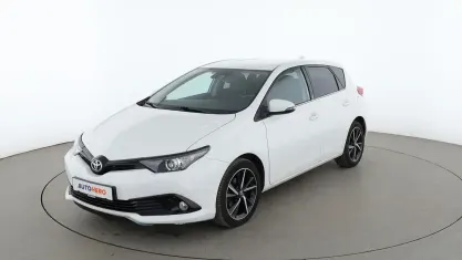 Gebraucht Toyota Auris Team 116 PS (85 kW) 2019 Weiß Kleinwagen