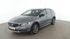 Grau Gebraucht 2018 Volvo V60 CC Summum Kombi | 20.630 € (Superpreis)