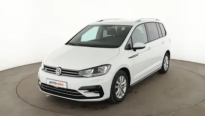 Gebraucht VW Touran Comfortline 150 PS (110 kW) 2019 Weiß Van / Kleinbus