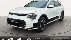 Schneeweiss Gebraucht 2023 Kia e-Niro Inspiration SUV | 26.480 € (Fairer Preis)