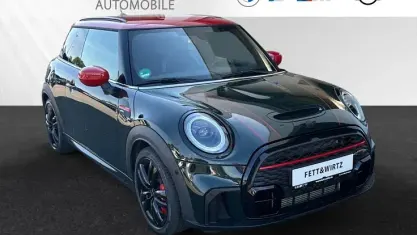 Gebraucht Mini John Cooper Works 231 PS (169 kW) 2022 Rebel green Kleinwagen