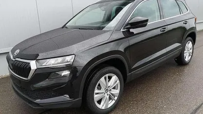 Black magic perleffekt Neu 2025 Skoda Karoq Selection SUV | 33.840 € (Guter Preis)