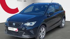 Mitternachtsschwarz Gebraucht 2024 Seat Arona FR SUV | 22.640 € (Fairer Preis)