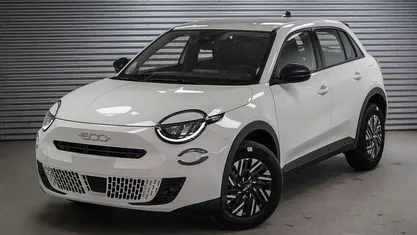 Gelato weiß metallic () Neu 2025 Fiat 600 SUV | 22.104 € (Guter Preis)