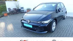 Schwarz Gebraucht 2024 VW Golf VIII Life Limousine | 25.950 € (Fairer Preis)