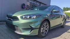 Experience grün Neu 2025 Kia Ceed Platinum Limousine | 29.990 € (Fairer Preis)
