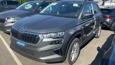 Graphitegrau metallic Neu 2025 Skoda Karoq Selection SUV | 33.945 € (Guter Preis)