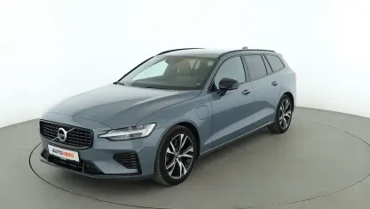 Gebraucht Volvo V60 R-Design 88 PS (64 kW) 2021 Grau Kombi