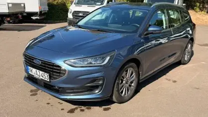 Gebraucht Ford Focus Titanium 115 PS (84 kW) 2025 Blau Kombi