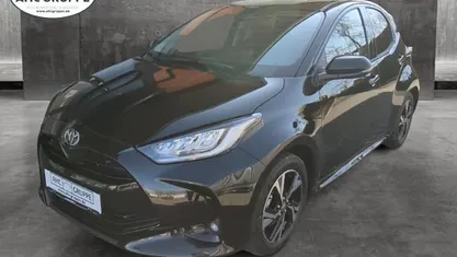 Schwarz Gebraucht 2025 Toyota Yaris Hybrid Comfort Limousine | 25.990 € (Teuer)