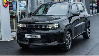Gebraucht Fiat Grande Panda Icon 110 PS (80 kW) 2025 Cinema schwarz Kleinwagen
