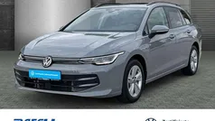 Gebraucht 2024 VW Golf VIII Life Kombi | 27.380 € (Fairer Preis)