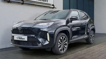 Neu Toyota Yaris Cross 131 PS (96 kW) 2025 Schwarz SUV