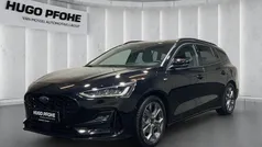 Schwarz Gebraucht 2024 Ford Focus ST-Line X Kombi | 28.450 € (Fairer Preis)