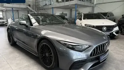 Gebraucht Mercedes SL43 AMG Premium 381 PS (280 kW) 2025 Grau Cabrio