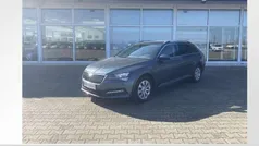 Quarzgrau metallic Gebraucht 2021 Skoda Superb Ambition Kombi | 20.990 € (Fairer Preis)