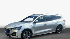 Moondust silver (metallic) Gebraucht 2023 Ford Focus ST-Line Kombi | 24.926 € (Fairer Preis)