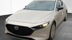 Grau (platinum quartz m) Neu 2024 Mazda 3 Nagisa Limousine | 26.490 € (Fairer Preis)