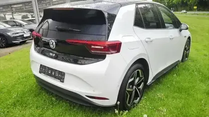 Gebraucht VW ID.3 Pro 150 kW (204 PS) 2023 Weiß Kleinwagen