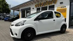 Cool white Gebraucht 2012 Toyota Aygo Kleinwagen | 2.985 € (Fairer Preis)