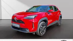 Karminarot metallic Gebraucht 2023 Toyota Yaris Hybrid Connect Style SUV | 24.890 € (Fairer Preis)