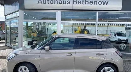 Blau Neu 2025 Suzuki Swift Comfort Kleinwagen | 22.740 €