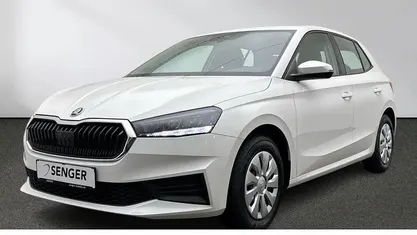 Weiß Gebraucht 2023 Skoda Fabia Limousine | 15.990 € (Fairer Preis)