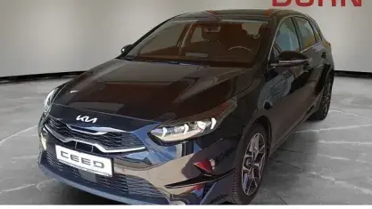 Gebraucht Kia Ceed Spirit 140 PS (102 kW) 2022 Schwarz Kleinwagen