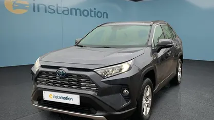 Grau Gebraucht 2020 Toyota RAV4 Hybrid SUV | 27.199 € (Fairer Preis)