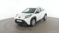 Weiß Gebraucht 2023 Toyota Aygo Play Kleinwagen | 15.090 € (Fairer Preis)