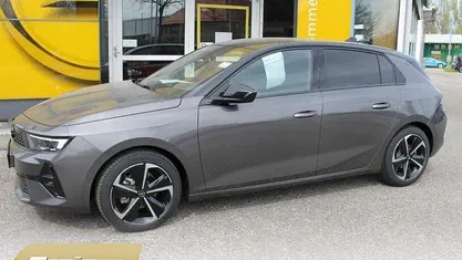 Gebraucht Opel Astra 131 PS (96 kW) 2025 Limousine