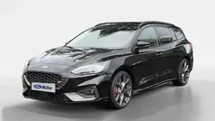 Obsidianschwarz Gebraucht 2021 Ford Focus ST Limousine | 29.850 € (Fairer Preis)
