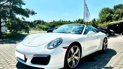 Gebraucht Porsche 992 370 PS (272 kW) 2019 Pure white/weiss Cabrio
