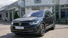 Schwarz (deep black perleffekt) Gebraucht 2023 VW Tiguan Active SUV | 39.980 € (Teuer)