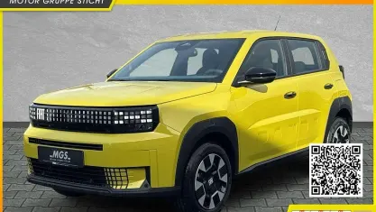 Nouă Fiat Grande Panda 110 CP (80 kW) 2026 Galben Hatchback