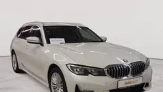 Mineralweiß metallic Gebraucht 2021 BMW 320 Luxury Line Kombi | 27.490 € (Guter Preis)