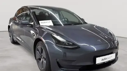 Gebraucht Tesla Model 3 366 kW (498 PS) 2022 Midnight silver metallic Limousine