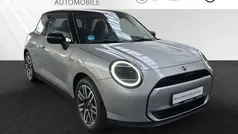 Melting silver iii Gebraucht 2024 Mini Cooper Kleinwagen | 26.900 € (Guter Preis)