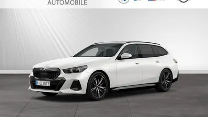 Nouă BMW 530e M Sport 299 CP (219 kW) 2026 Alb Break