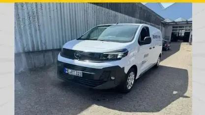Gebraucht Opel Vivaro-e Combi 120 PS (88 kW) 2025 Weiss Van / Kleinbus