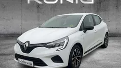 Weiß Gebraucht 2023 Renault Clio V Equilibre Kleinwagen | 13.677 € (Fairer Preis)