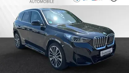 Gebraucht BMW iX1 M Sport 230 kW (313 PS) 2023 Saphirschwarz metallic SUV