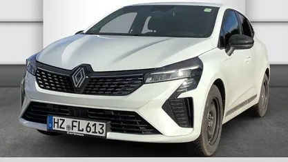 Weiß Gebraucht 2024 Renault Clio V Techno Limousine | 19.995 € (Etwas zu teuer)